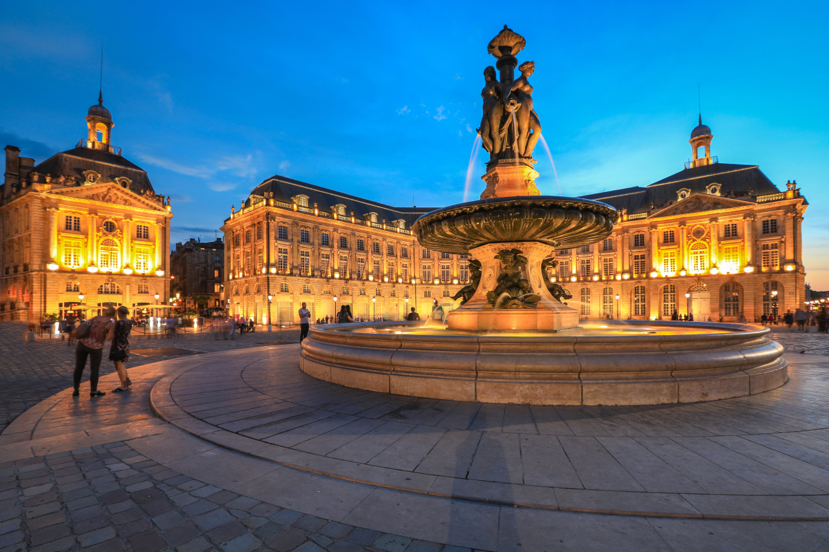 Meilleures villes étudiantes France — La place de la Bourse à Bordeaux