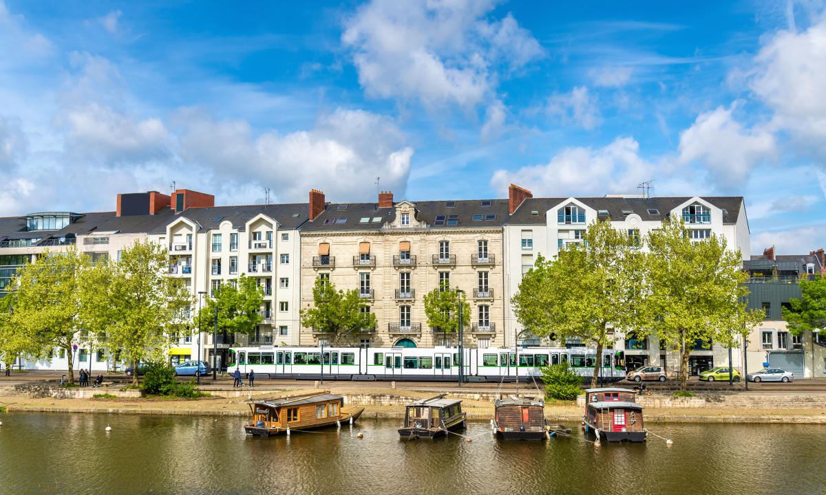 Loi Pinel plus Nantes – Vue d’immeubles sur les bords de l’Erdre
