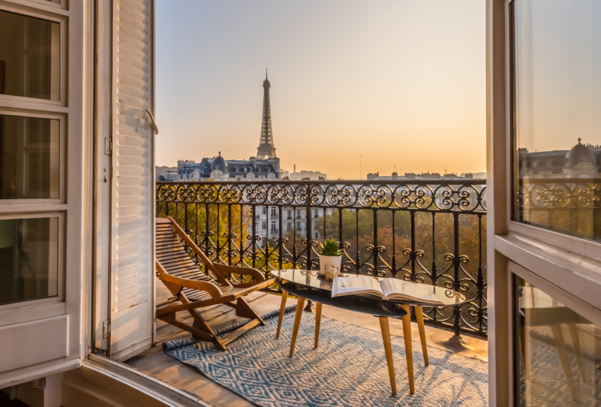  Appartement avec extérieur - Balcon coquet avec vue sur la tour Eiffel