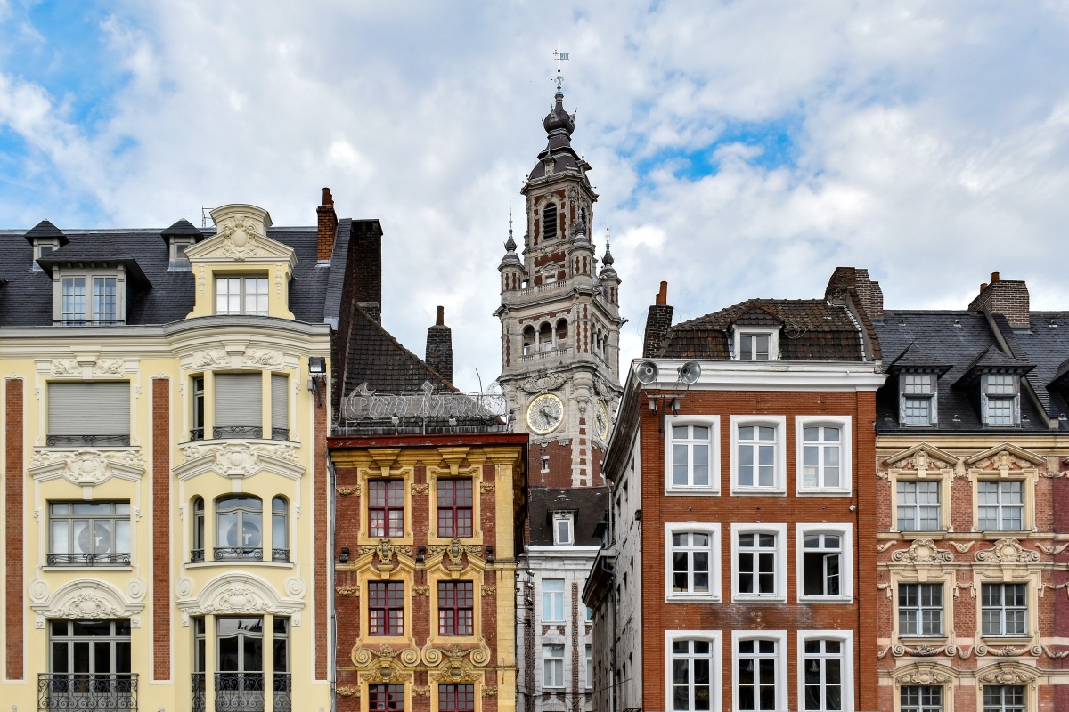 Loi Pinel plus Lille – Vue de façades d’immeubles du vieux Lille