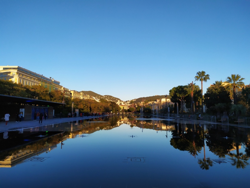 Loi Pinel plus à Nice - le miroir d'eau à Nice