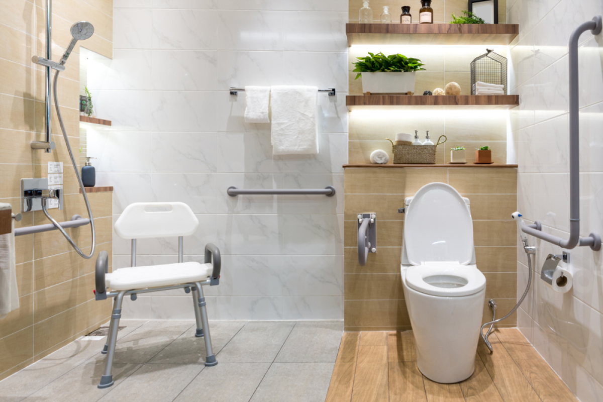 Normes PMR logement neuf — Une salle de bain moderne adaptée aux personnes à mobilité réduite